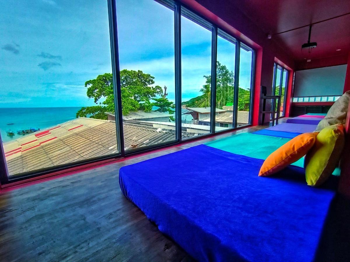 Out! A Radically Inclusive Beach Hostel By Wild & Wandering Haad Rin Esterno foto